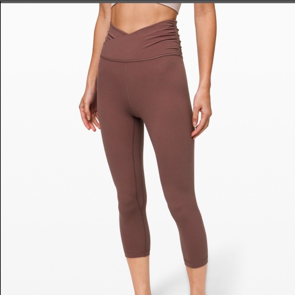 Align crop cross waist